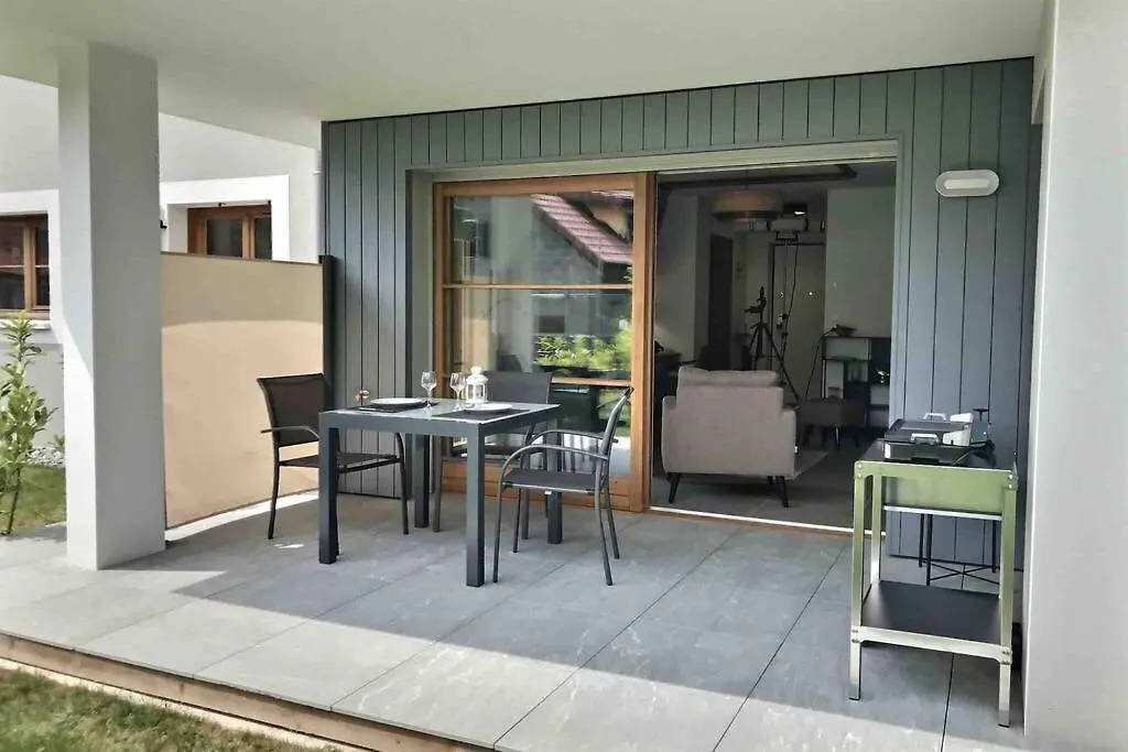 Très bel Appartement en rez de jardin, Talloires