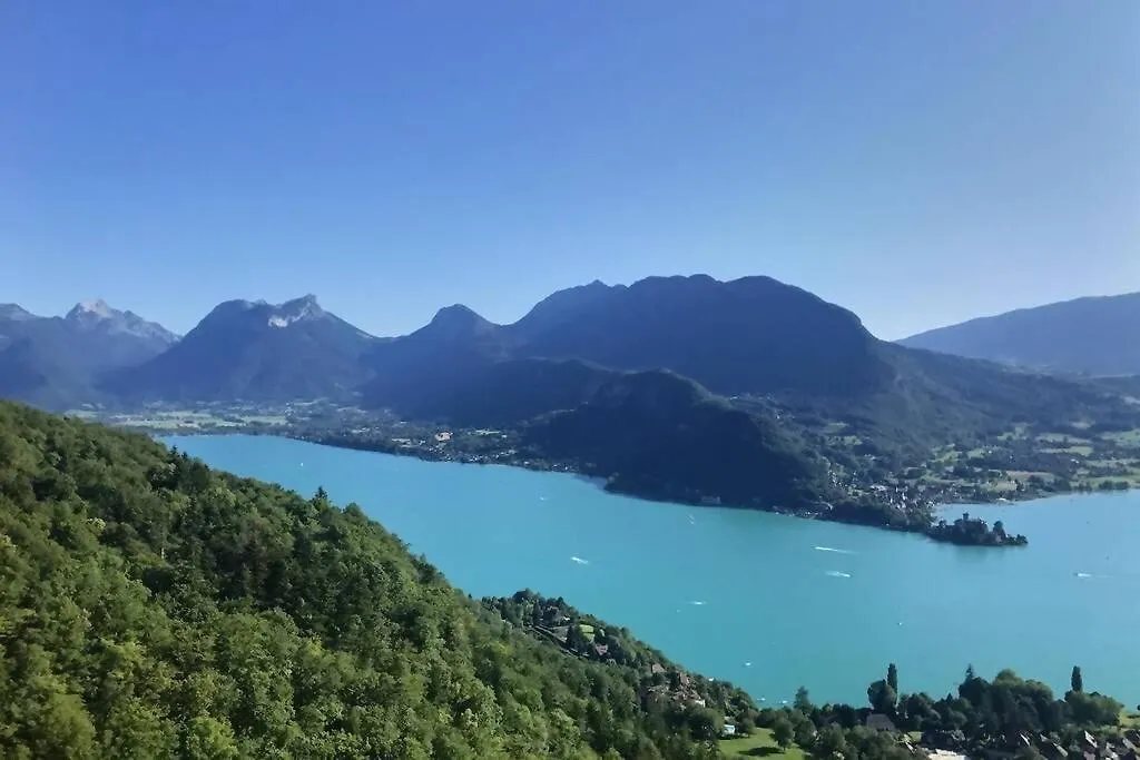 Très bel Appartement en rez de jardin, Talloires