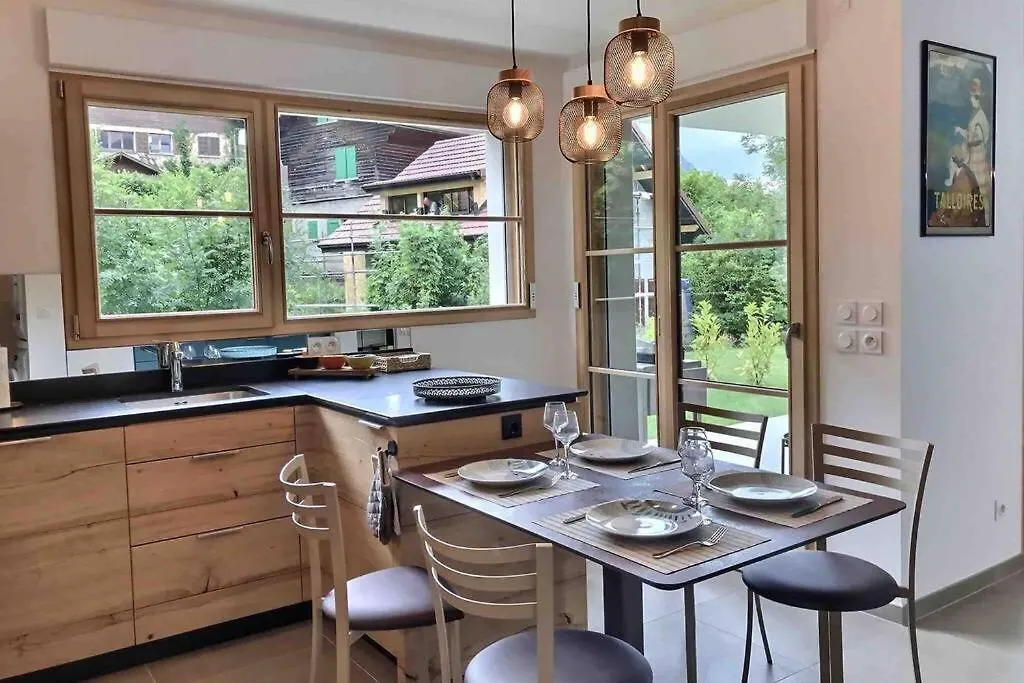 Très bel Appartement en rez de jardin, Talloires