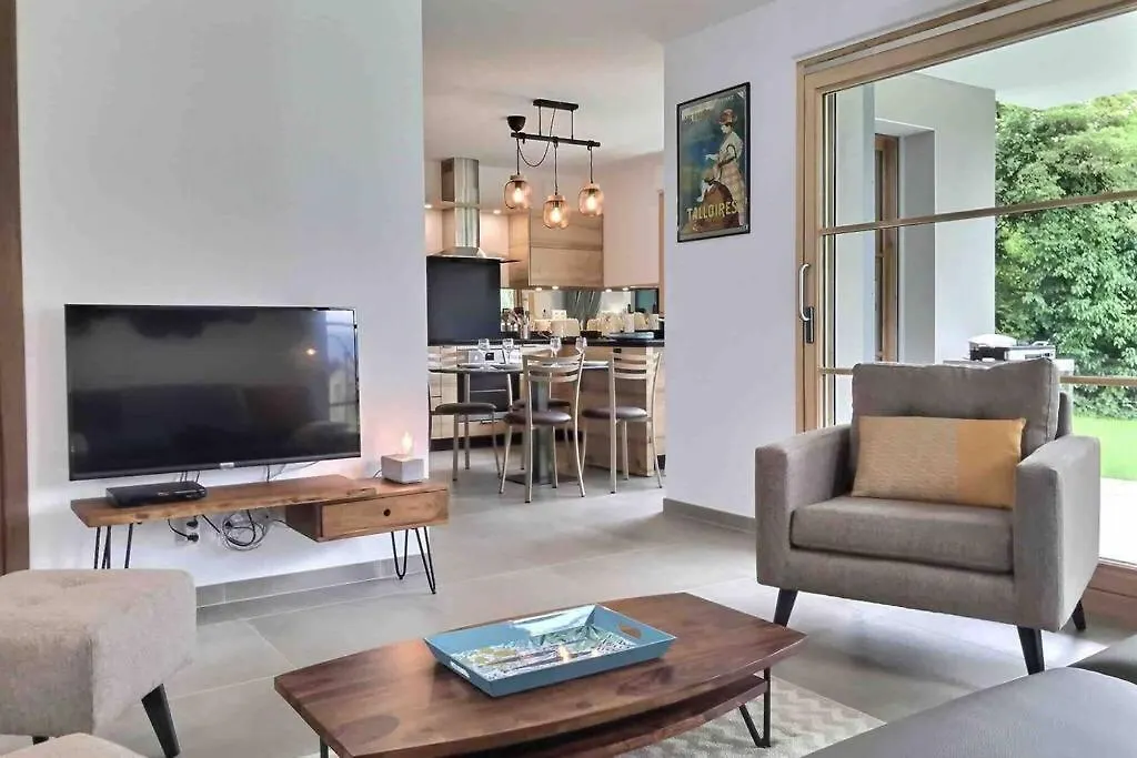 Tres Bel Appartement En Rez De Jardin, 塔卢瓦尔 0*,  法国