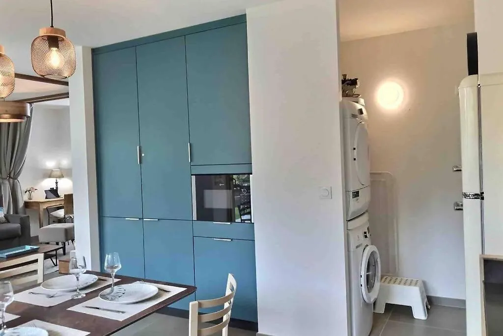 Tres Bel Appartement En Rez De Jardin, 塔卢瓦尔 法国